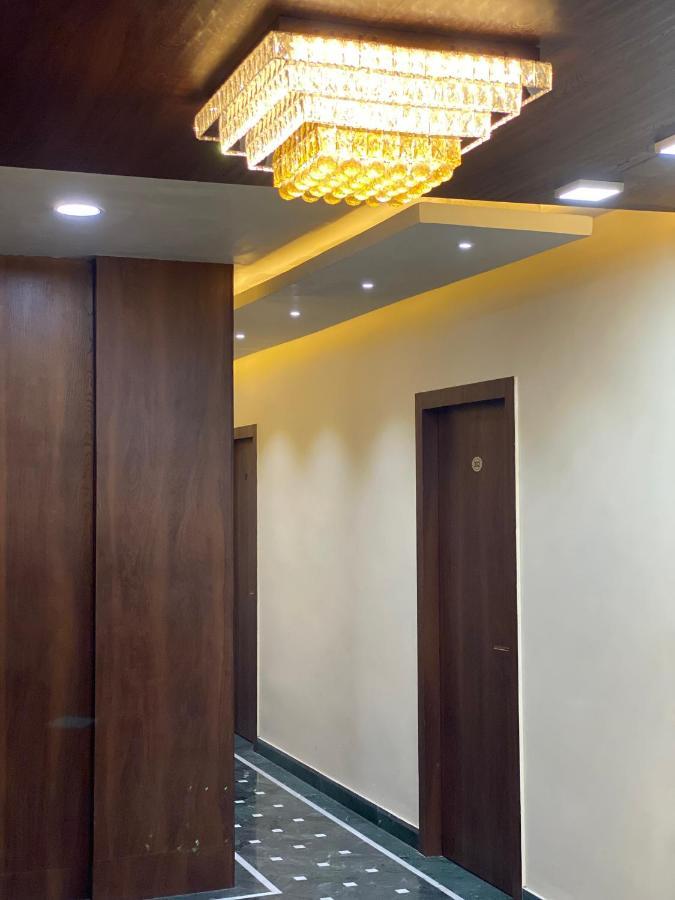 Shivam Hotels Калькутта Экстерьер фото
